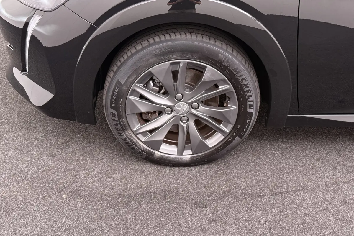 EV Allure 50 kWh 94%SOH Camera Carplay Half-Leder Climate
