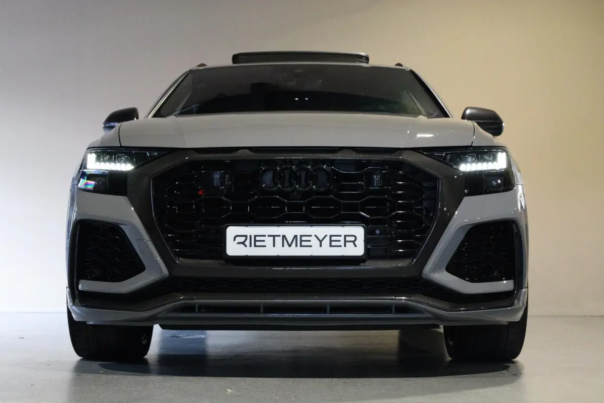4.0 TFSI RS Q8 quattro |Pano |Keramisch |Carbon Intr/Extr. |B&O |HUD |Softclose |Stoelventilatie/Massage |360°