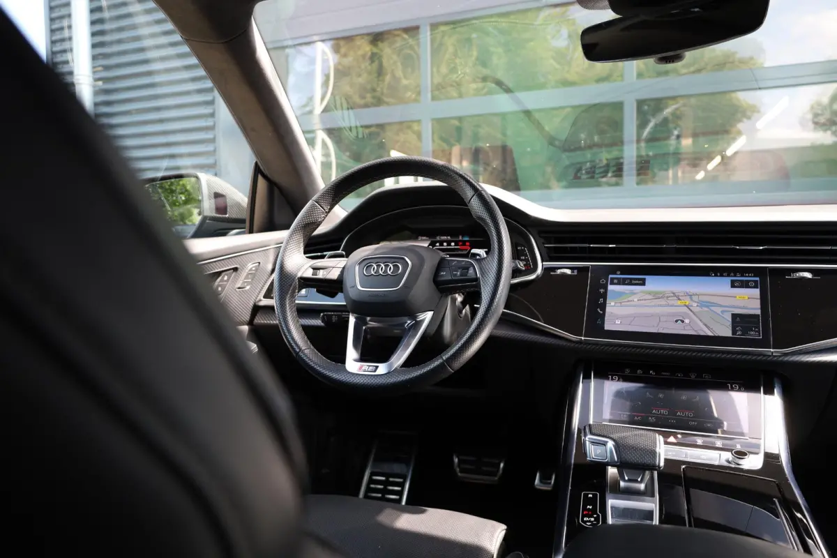 4.0 TFSI RS Q8 quattro |Pano |Keramisch |Carbon Intr/Extr. |B&O |HUD |Softclose |Stoelventilatie/Massage |360°