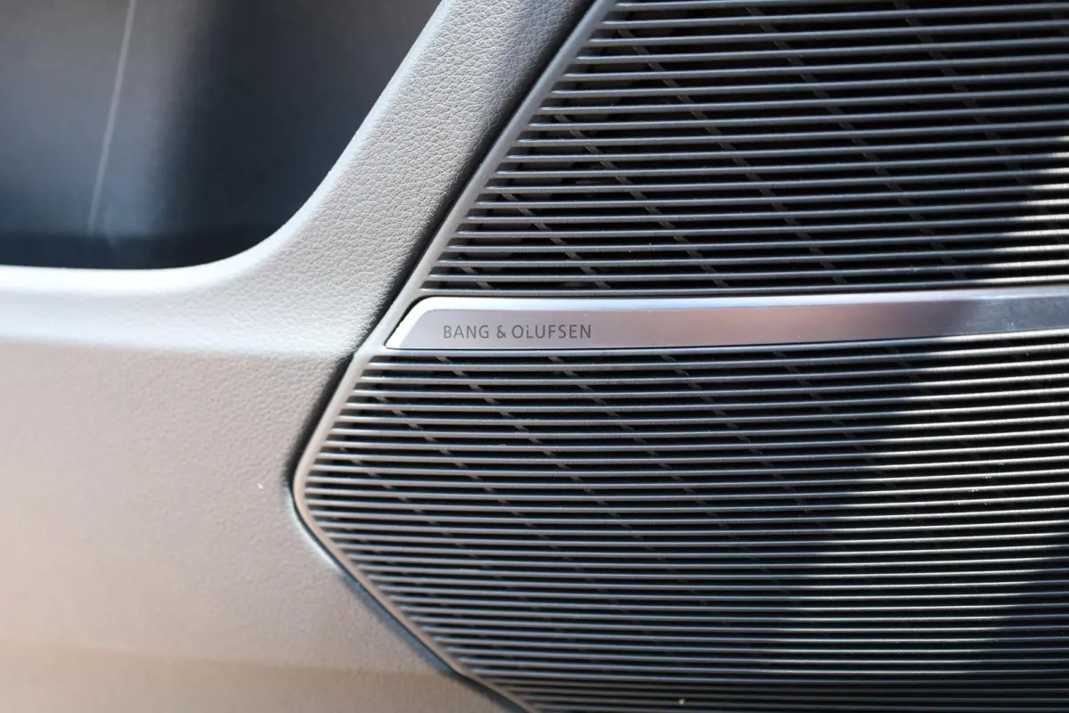 4.0 TFSI RS Q8 quattro |Pano |Keramisch |Carbon Intr/Extr. |B&O |HUD |Softclose |Stoelventilatie/Massage |360°
