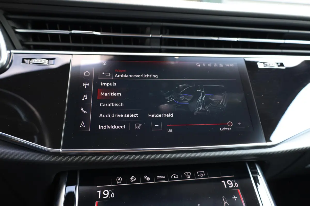 4.0 TFSI RS Q8 quattro |Pano |Keramisch |Carbon Intr/Extr. |B&O |HUD |Softclose |Stoelventilatie/Massage |360°