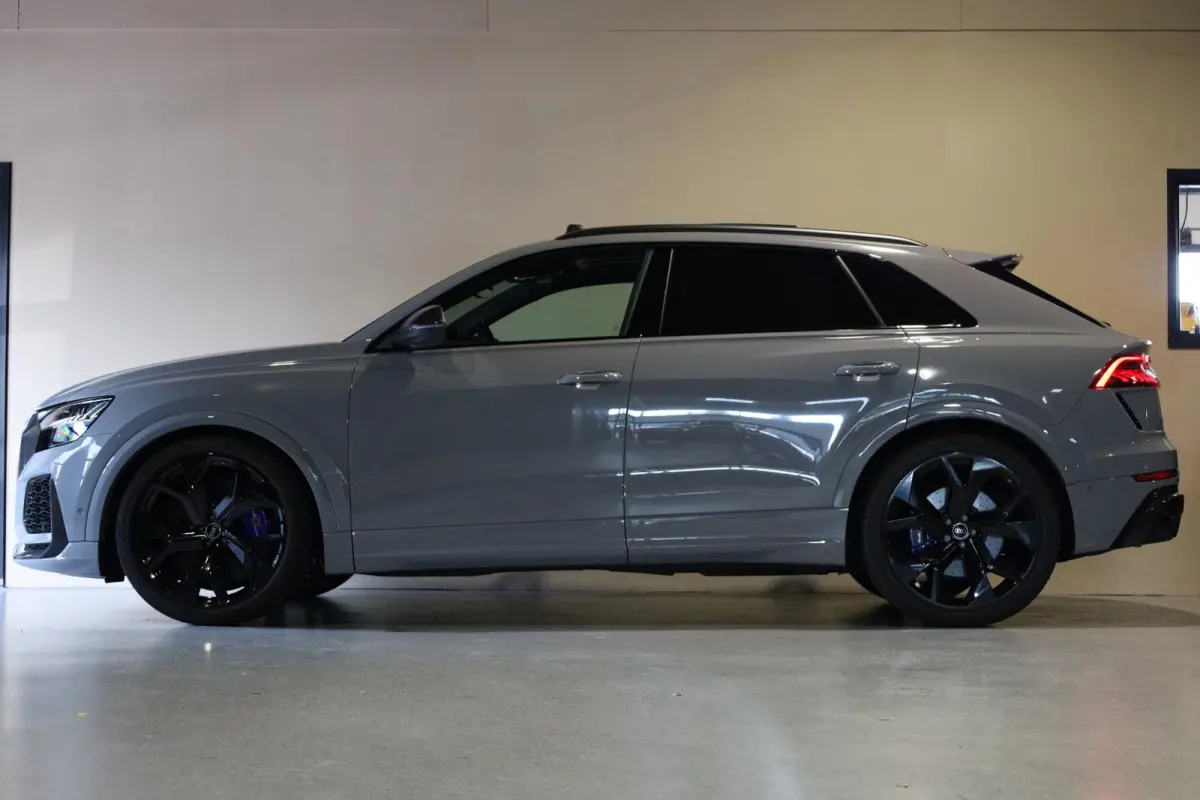 4.0 TFSI RS Q8 quattro |Pano |Keramisch |Carbon Intr/Extr. |B&O |HUD |Softclose |Stoelventilatie/Massage |360°