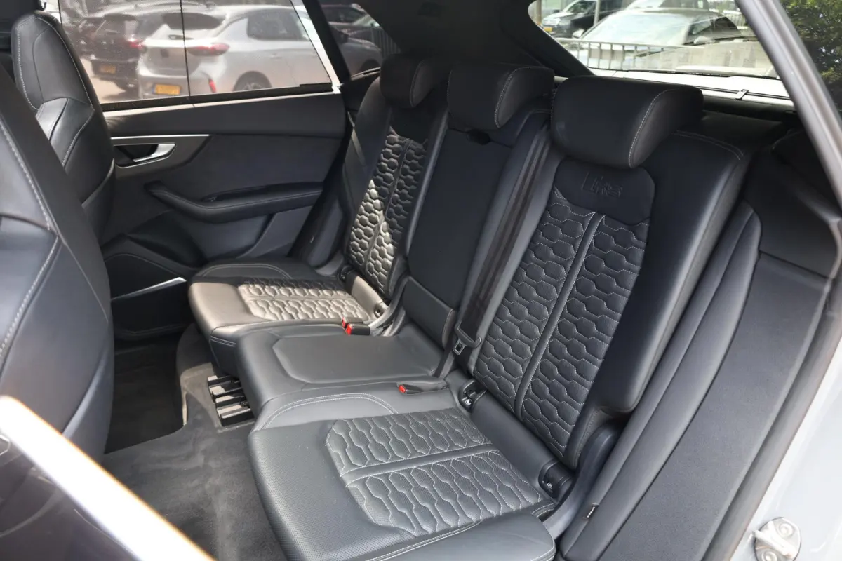 4.0 TFSI RS Q8 quattro |Pano |Keramisch |Carbon Intr/Extr. |B&O |HUD |Softclose |Stoelventilatie/Massage |360°
