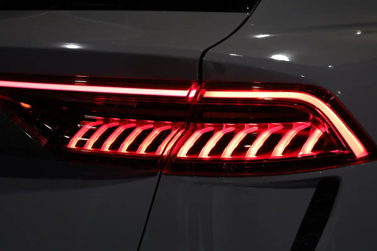 4.0 TFSI RS Q8 quattro |Pano |Keramisch |Carbon Intr/Extr. |B&O |HUD |Softclose |Stoelventilatie/Massage |360°