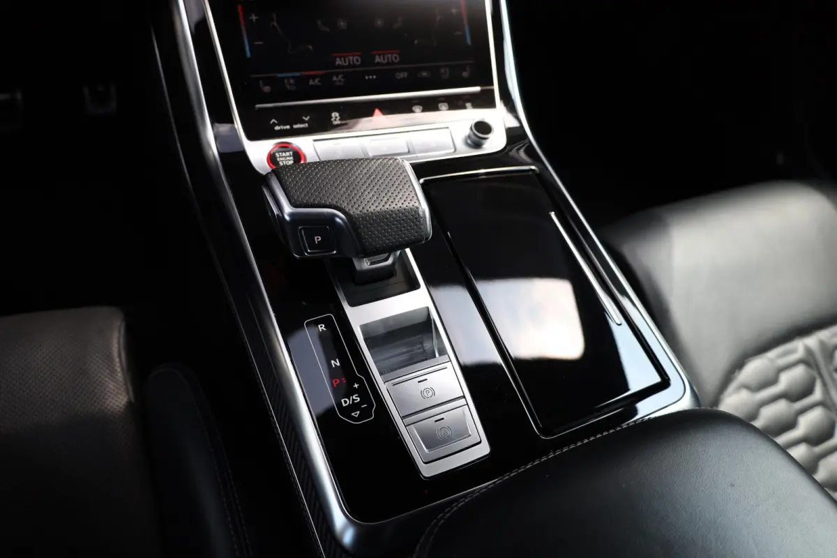 4.0 TFSI RS Q8 quattro |Pano |Keramisch |Carbon Intr/Extr. |B&O |HUD |Softclose |Stoelventilatie/Massage |360°