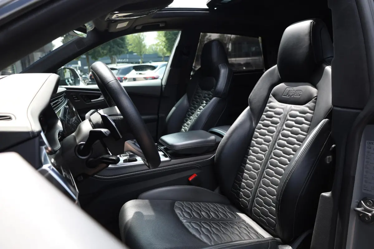4.0 TFSI RS Q8 quattro |Pano |Keramisch |Carbon Intr/Extr. |B&O |HUD |Softclose |Stoelventilatie/Massage |360°