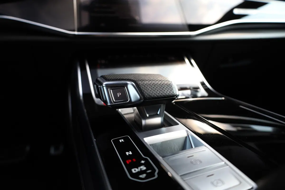 4.0 TFSI RS Q8 quattro |Pano |Keramisch |Carbon Intr/Extr. |B&O |HUD |Softclose |Stoelventilatie/Massage |360°