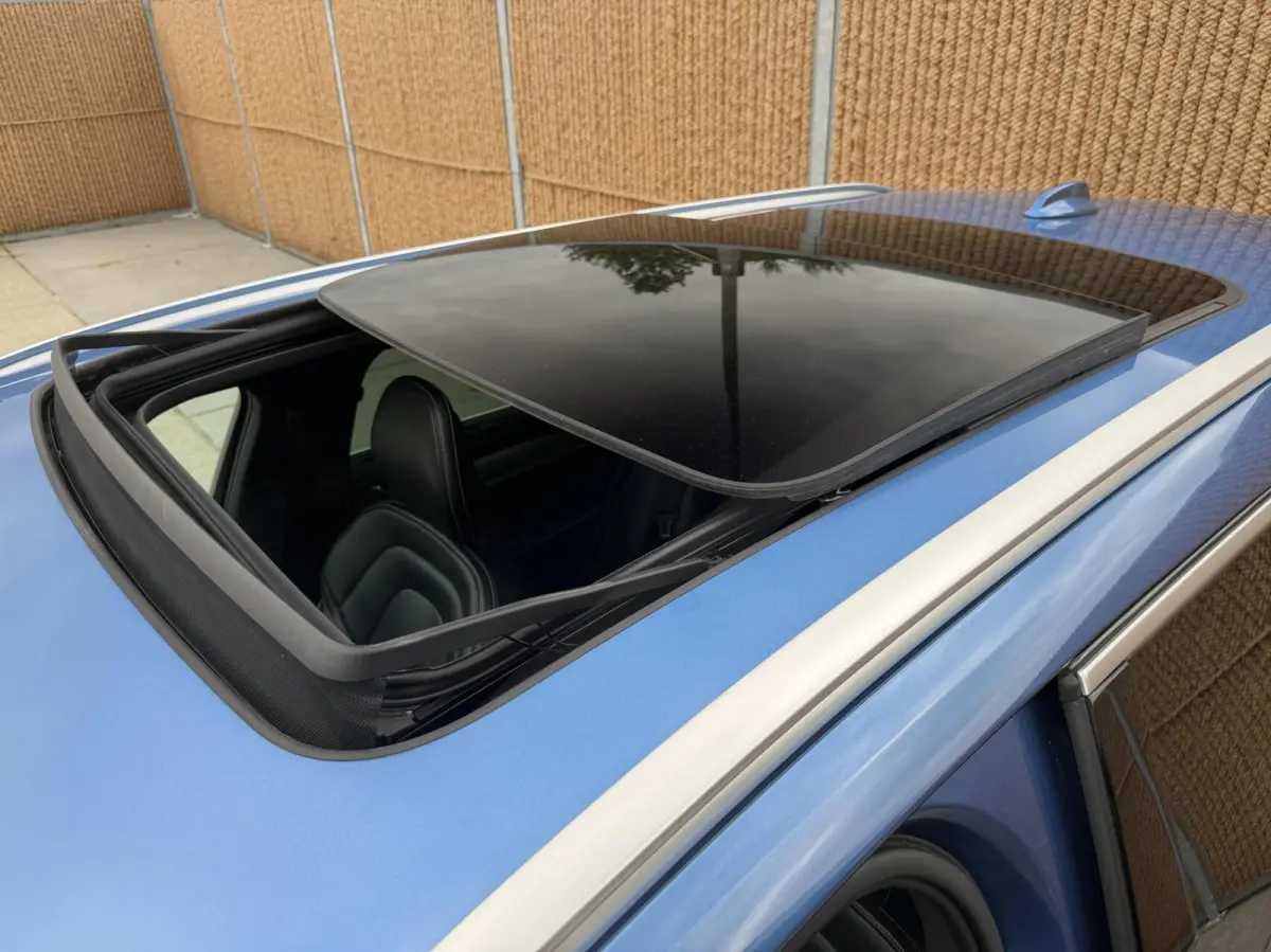 2.0 D3 R-design Automaat | Bowers & Wilkins | Panoramadak | Lederen bekleding | LED verlichting | Elektrisch- verstelbare stoelen, achterklep & trekhaak | Stoelverwarming | Apple CarPlay/And