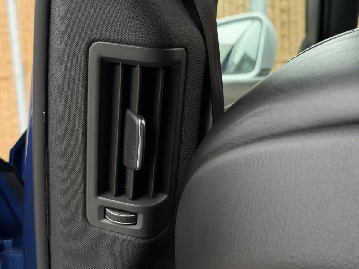2.0 D3 R-design Automaat | Bowers & Wilkins | Panoramadak | Lederen bekleding | LED verlichting | Elektrisch- verstelbare stoelen, achterklep & trekhaak | Stoelverwarming | Apple CarPlay/And