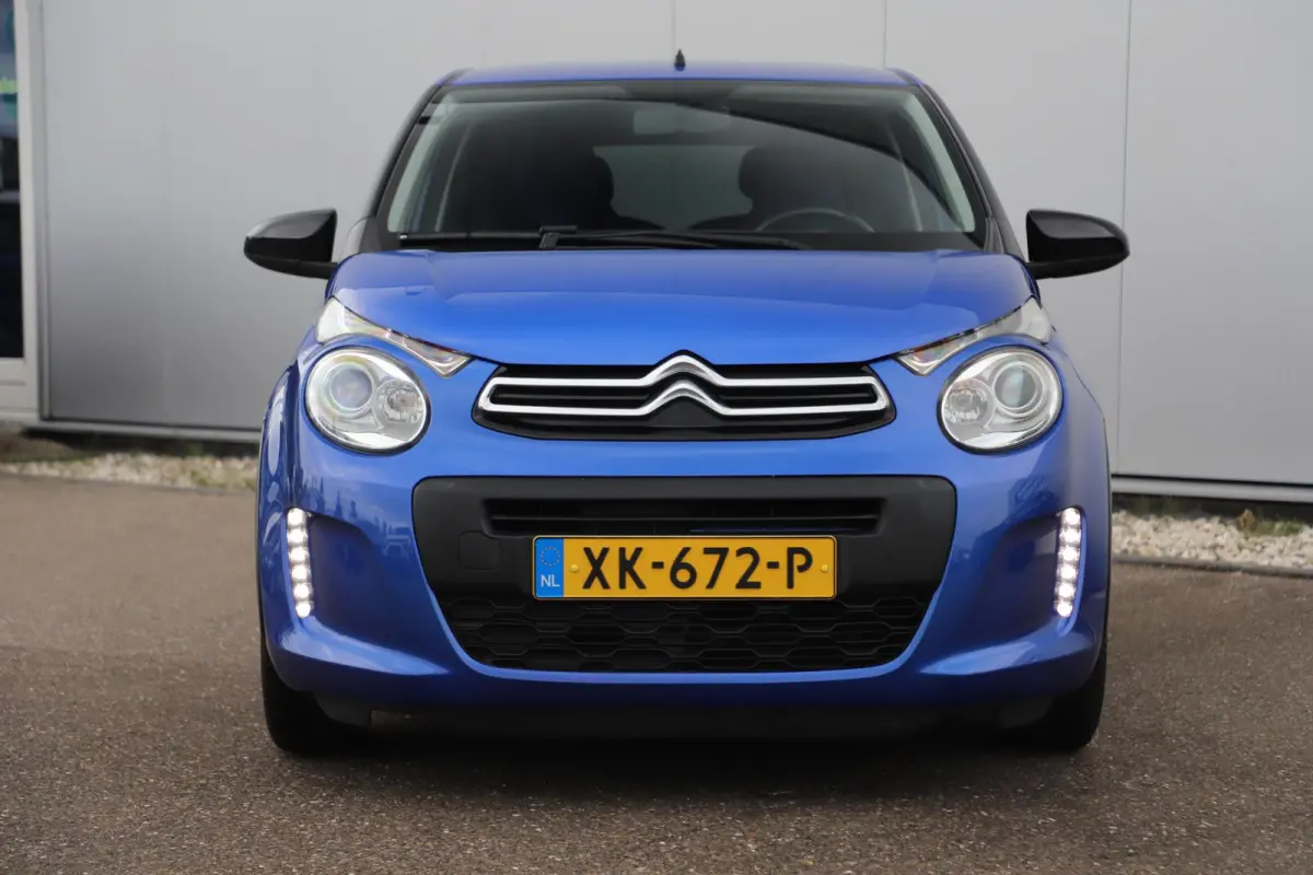 1.0 VTi Urban Ride Zwarte Velgen Carplay Achteruitrijcamera Navigatie Donkere Ramen Striping All season banden!
