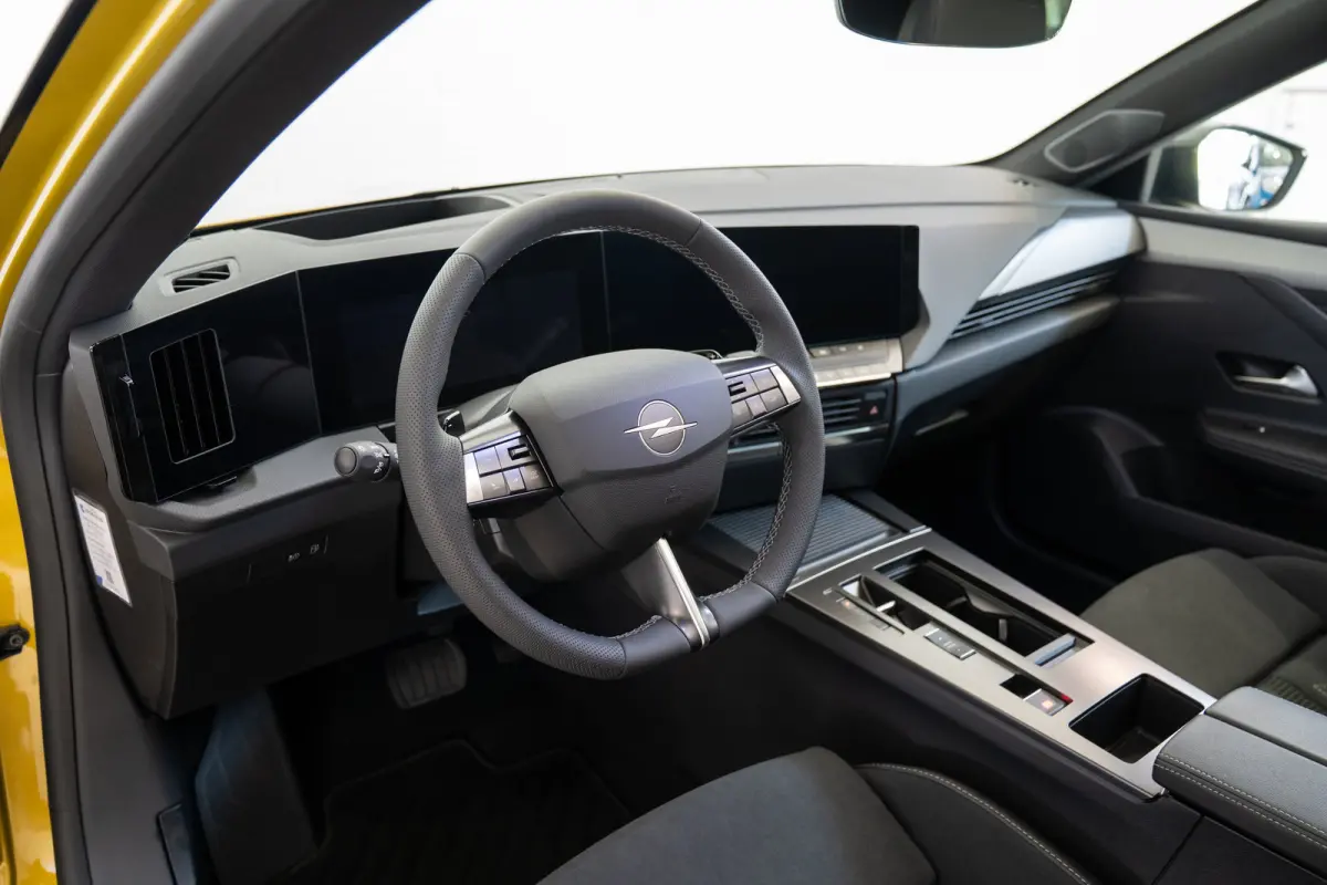 1.6 Turbo Plug In Hybrid Ultimate | Schuif-Kanteldak | Suede Bekleding | Camera | Navigatie | Head-Up | Verwarmde Stoelen | LED |