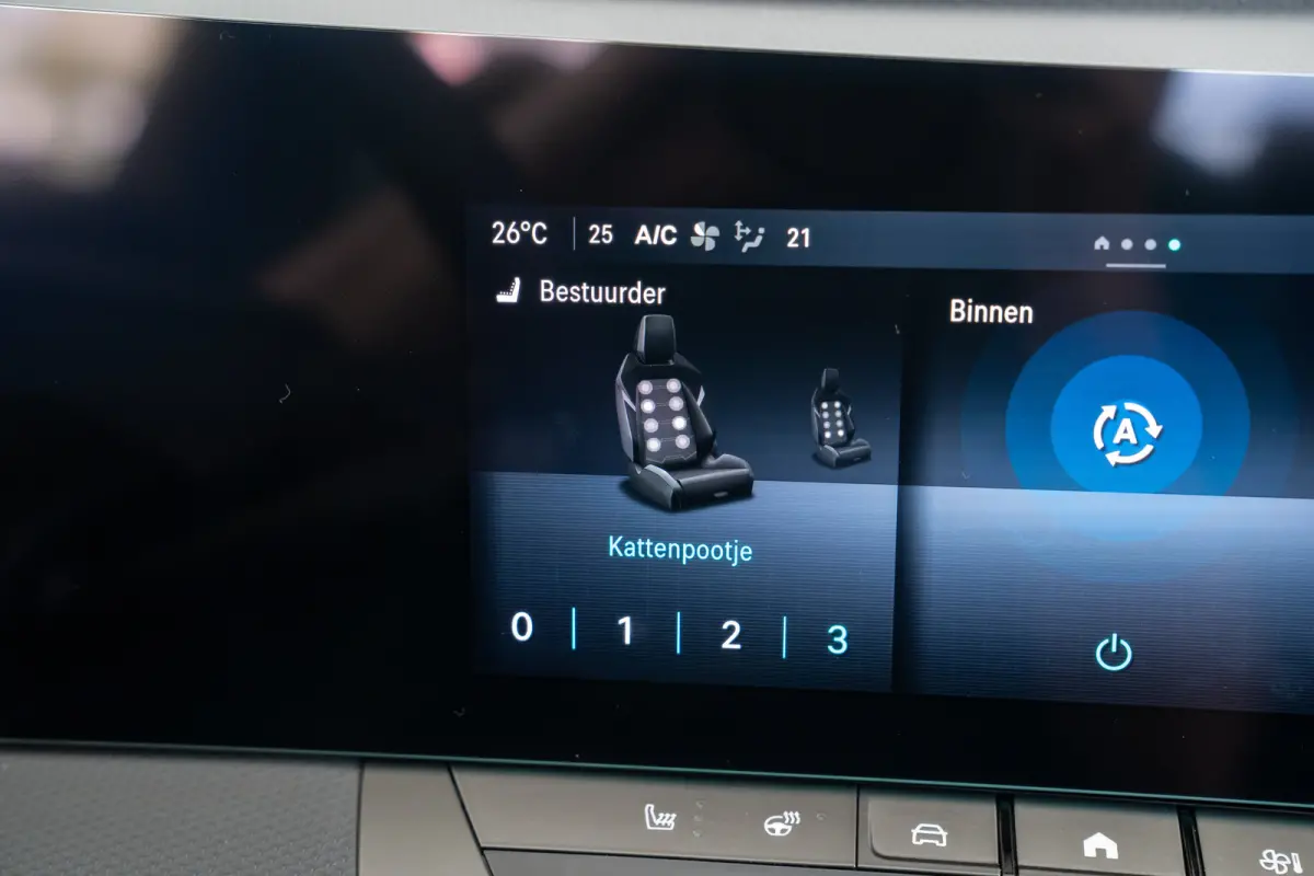 1.6 Turbo Plug In Hybrid Ultimate | Schuif-Kanteldak | Suede Bekleding | Camera | Navigatie | Head-Up | Verwarmde Stoelen | LED |