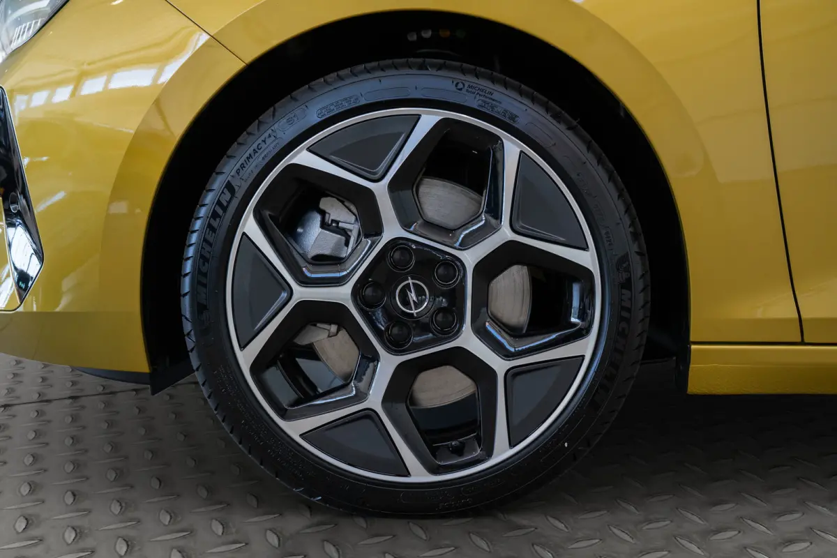 1.6 Turbo Plug In Hybrid Ultimate | Schuif-Kanteldak | Suede Bekleding | Camera | Navigatie | Head-Up | Verwarmde Stoelen | LED |