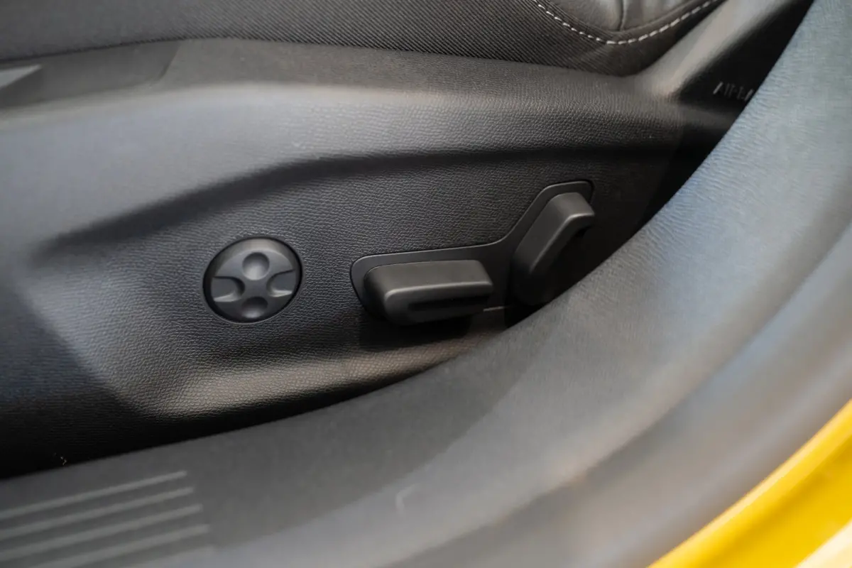 1.6 Turbo Plug In Hybrid Ultimate | Schuif-Kanteldak | Suede Bekleding | Camera | Navigatie | Head-Up | Verwarmde Stoelen | LED |