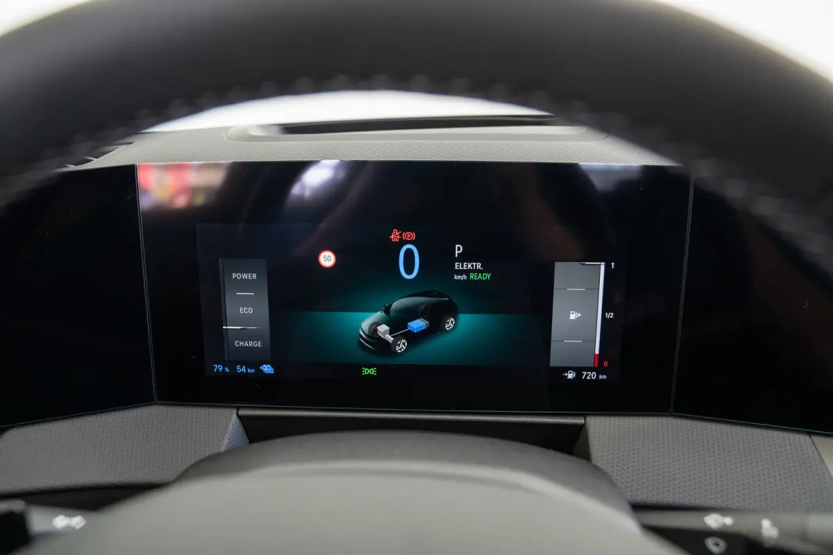 1.6 Turbo Plug In Hybrid Ultimate | Schuif-Kanteldak | Suede Bekleding | Camera | Navigatie | Head-Up | Verwarmde Stoelen | LED |