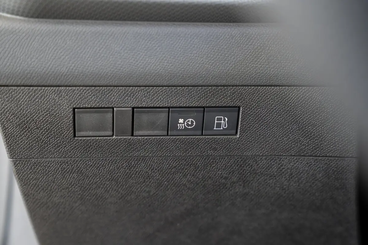 1.6 Turbo Plug In Hybrid Ultimate | Schuif-Kanteldak | Suede Bekleding | Camera | Navigatie | Head-Up | Verwarmde Stoelen | LED |