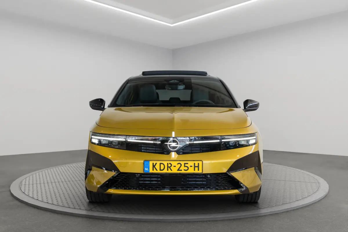1.6 Turbo Plug In Hybrid Ultimate | Schuif-Kanteldak | Suede Bekleding | Camera | Navigatie | Head-Up | Verwarmde Stoelen | LED |