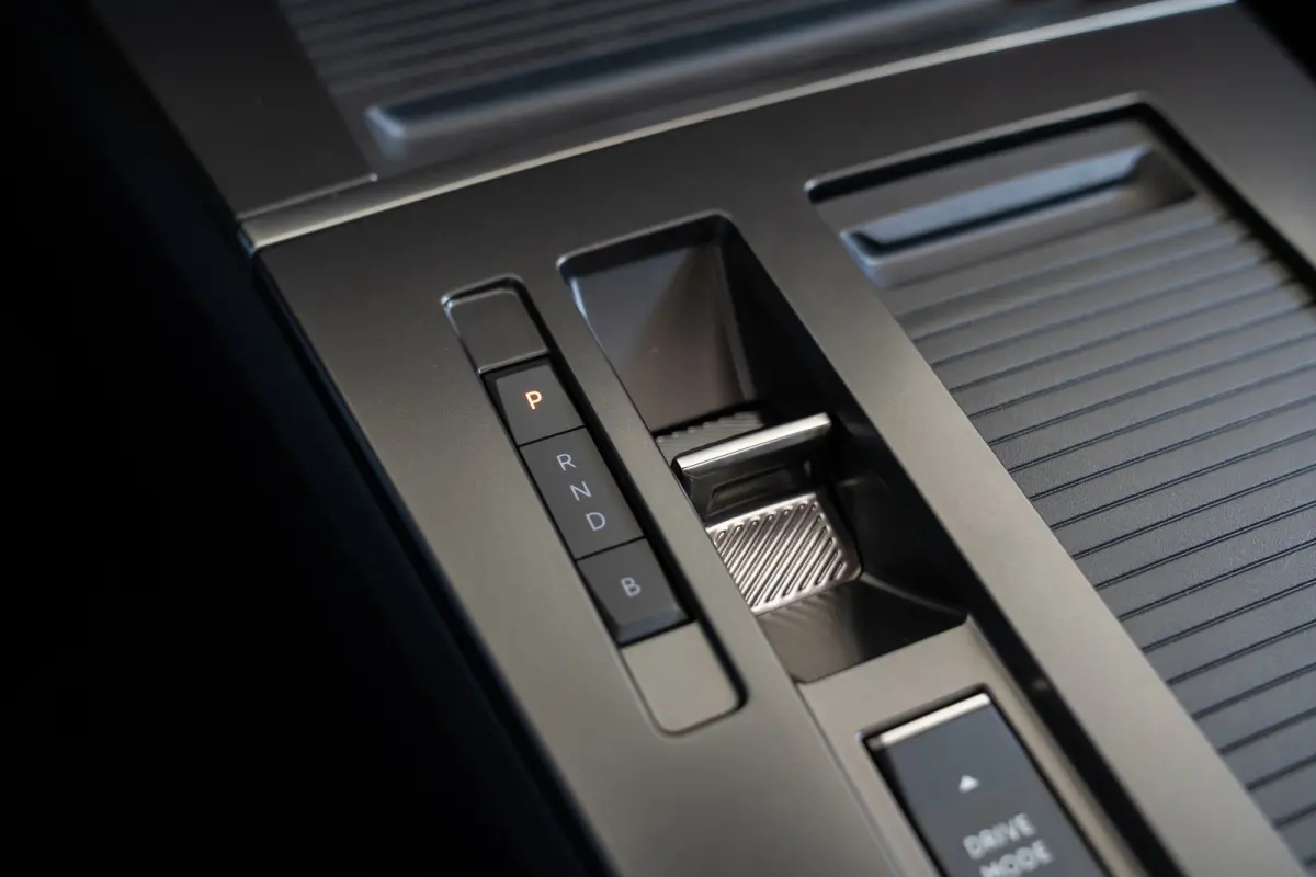1.6 Turbo Plug In Hybrid Ultimate | Schuif-Kanteldak | Suede Bekleding | Camera | Navigatie | Head-Up | Verwarmde Stoelen | LED |