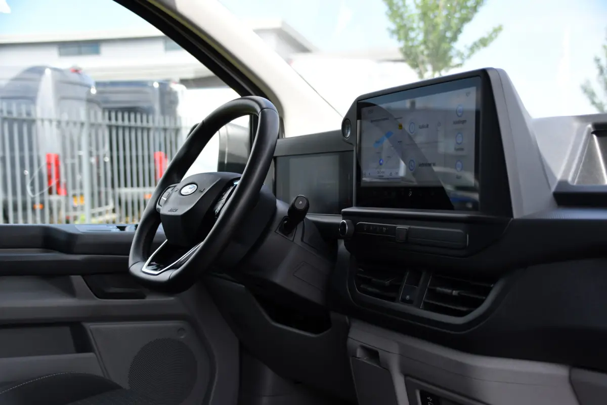 300 2.0 TDCI L1H1 AWD PB Edition Camera, Adaptieve Cruise, Carplay, 4x4, Virtual, 136pk, Automaat, LED, Multimedia, Sensoren, Uniek!