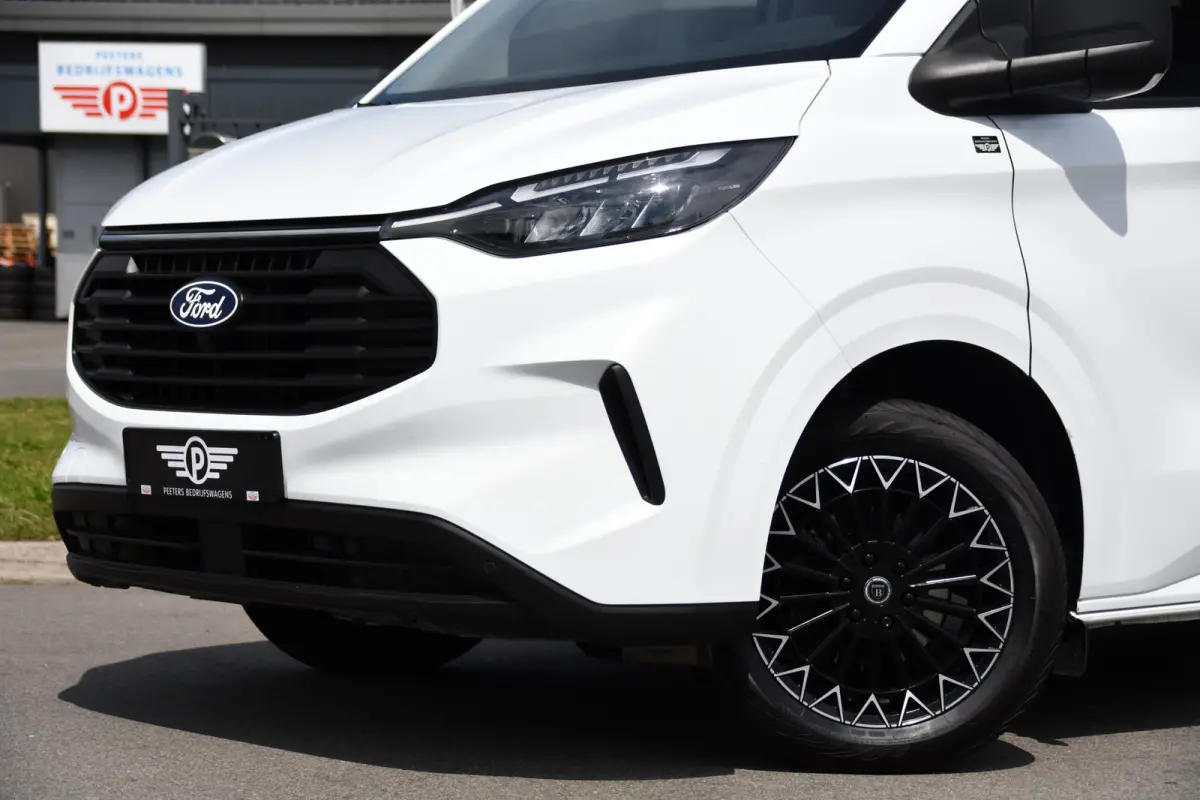 300 2.0 TDCI L1H1 AWD PB Edition Camera, Adaptieve Cruise, Carplay, 4x4, Virtual, 136pk, Automaat, LED, Multimedia, Sensoren, Uniek!