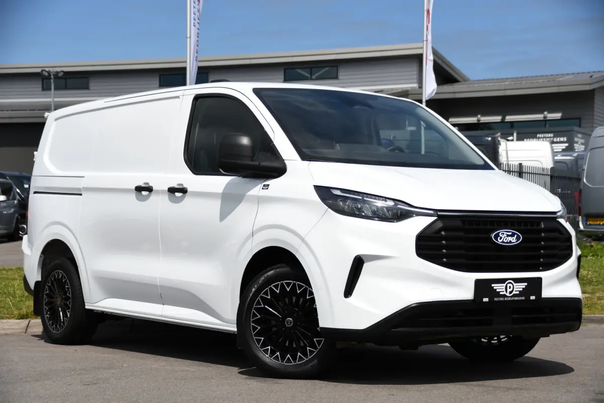 300 2.0 TDCI L1H1 AWD PB Edition Camera, Adaptieve Cruise, Carplay, 4x4, Virtual, 136pk, Automaat, LED, Multimedia, Sensoren, Uniek!