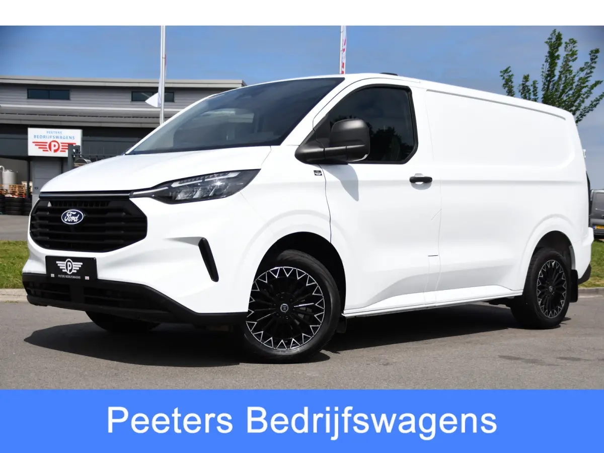 300 2.0 TDCI L1H1 AWD PB Edition Camera, Adaptieve Cruise, Carplay, 4x4, Virtual, 136pk, Automaat, LED, Multimedia, Sensoren, Uniek!