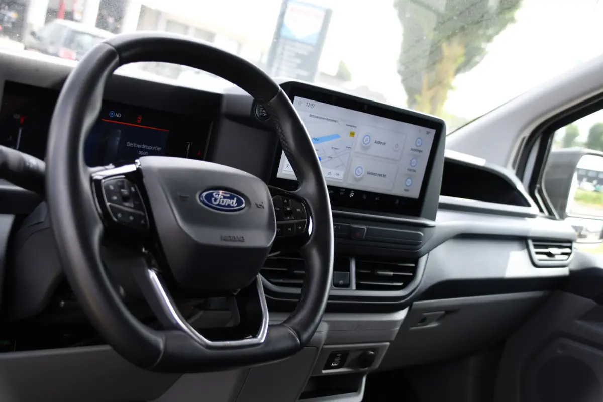 300 2.0 TDCI L1H1 AWD PB Edition Camera, Adaptieve Cruise, Carplay, 4x4, Virtual, 136pk, Automaat, LED, Multimedia, Sensoren, Uniek!