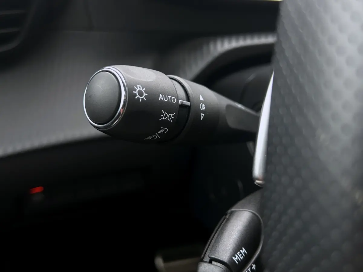 1.2 PureTech GT 130pk! | Pano | Cruise Control | Stoelverwarming | CarPlay | Leder |