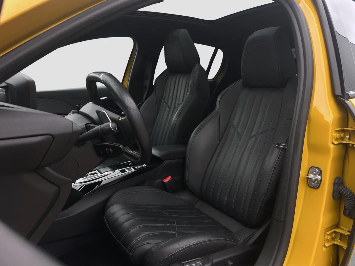 1.2 PureTech GT 130pk! | Pano | Cruise Control | Stoelverwarming | CarPlay | Leder |