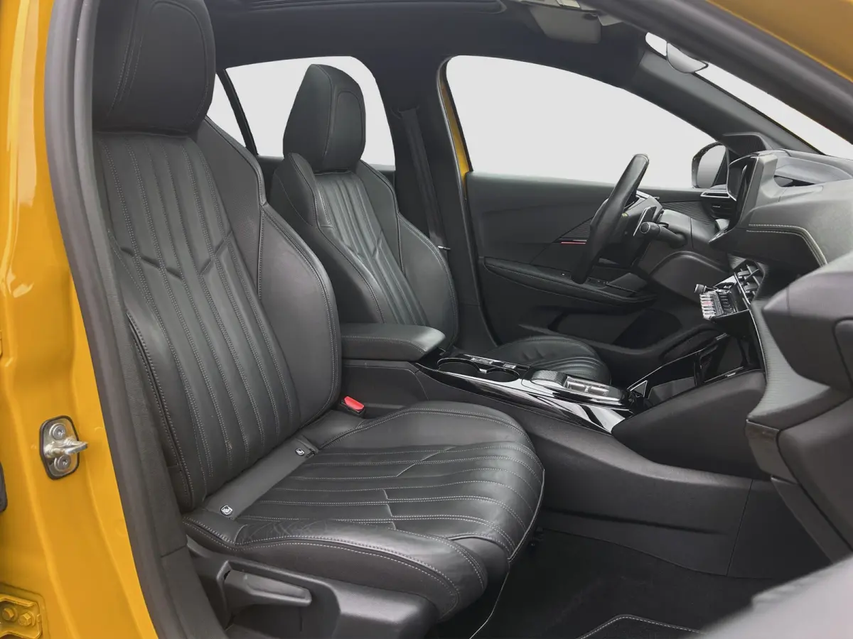 1.2 PureTech GT 130pk! | Pano | Cruise Control | Stoelverwarming | CarPlay | Leder |