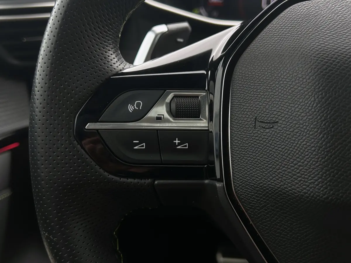 1.2 PureTech GT 130pk! | Pano | Cruise Control | Stoelverwarming | CarPlay | Leder |