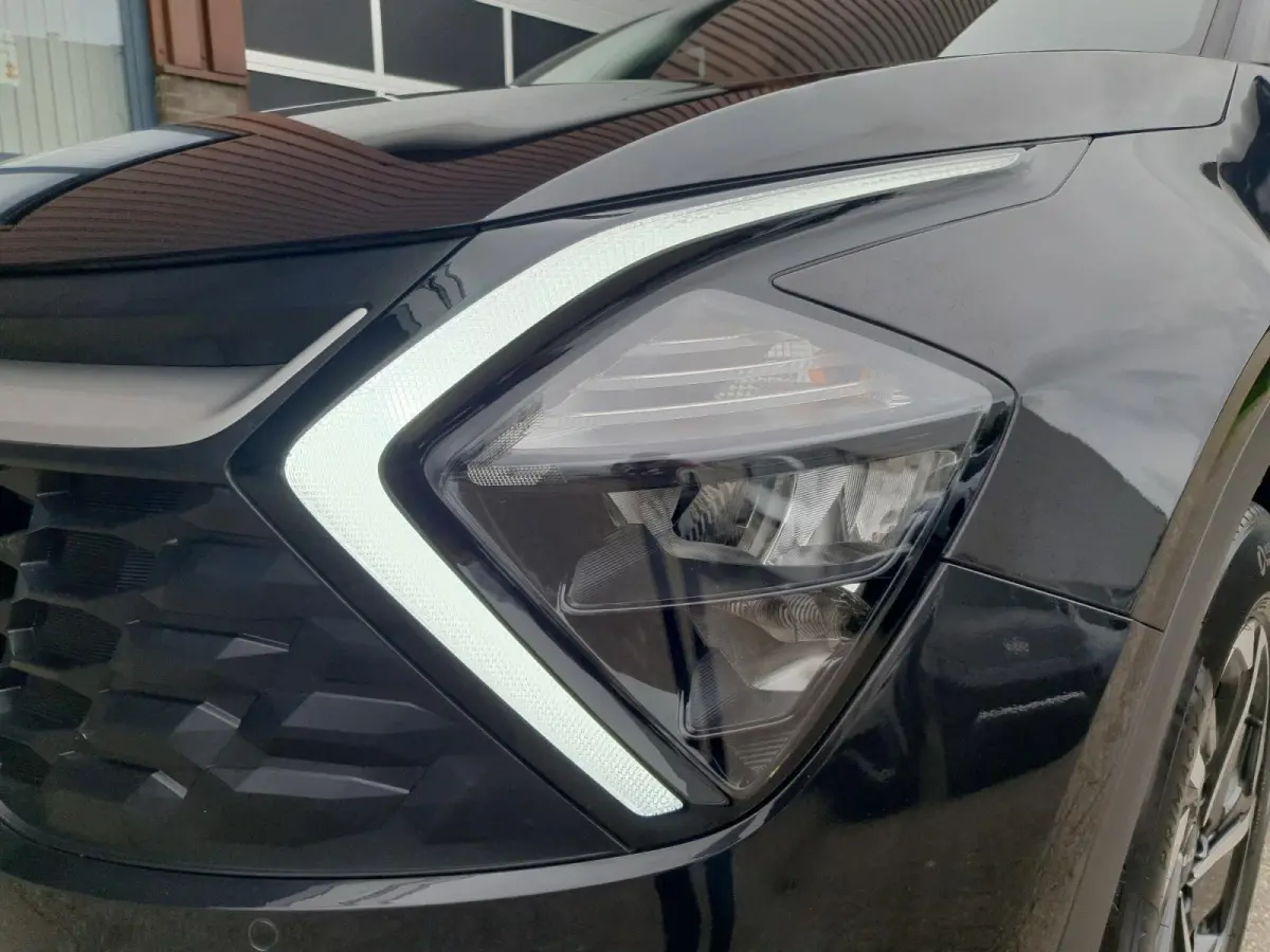 1.6T Hybrid DynamicLine | Navigatie | Camera | Parkeersensoren voor en achter | Apple Carplay / Android Auto |