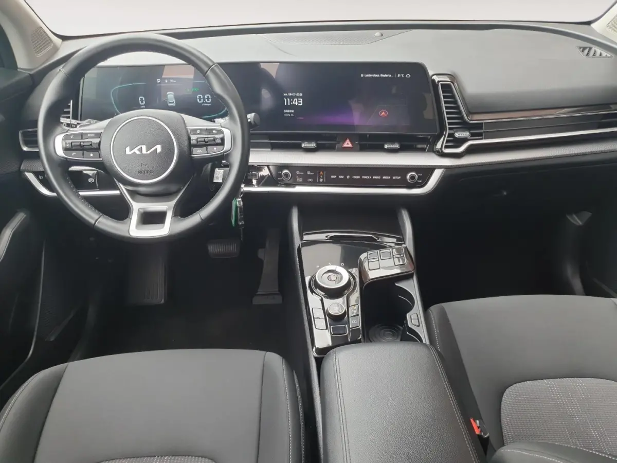 1.6T Hybrid DynamicLine | Navigatie | Camera | Parkeersensoren voor en achter | Apple Carplay / Android Auto |