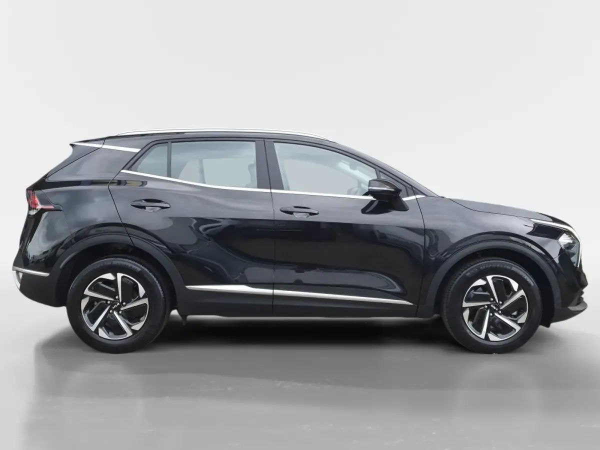 1.6T Hybrid DynamicLine | Navigatie | Camera | Parkeersensoren voor en achter | Apple Carplay / Android Auto |