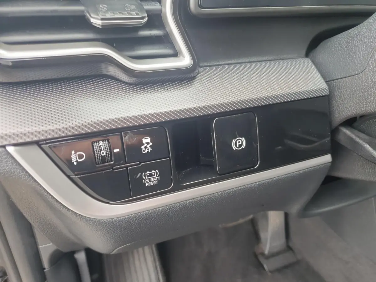 1.6T Hybrid DynamicLine | Navigatie | Camera | Parkeersensoren voor en achter | Apple Carplay / Android Auto |