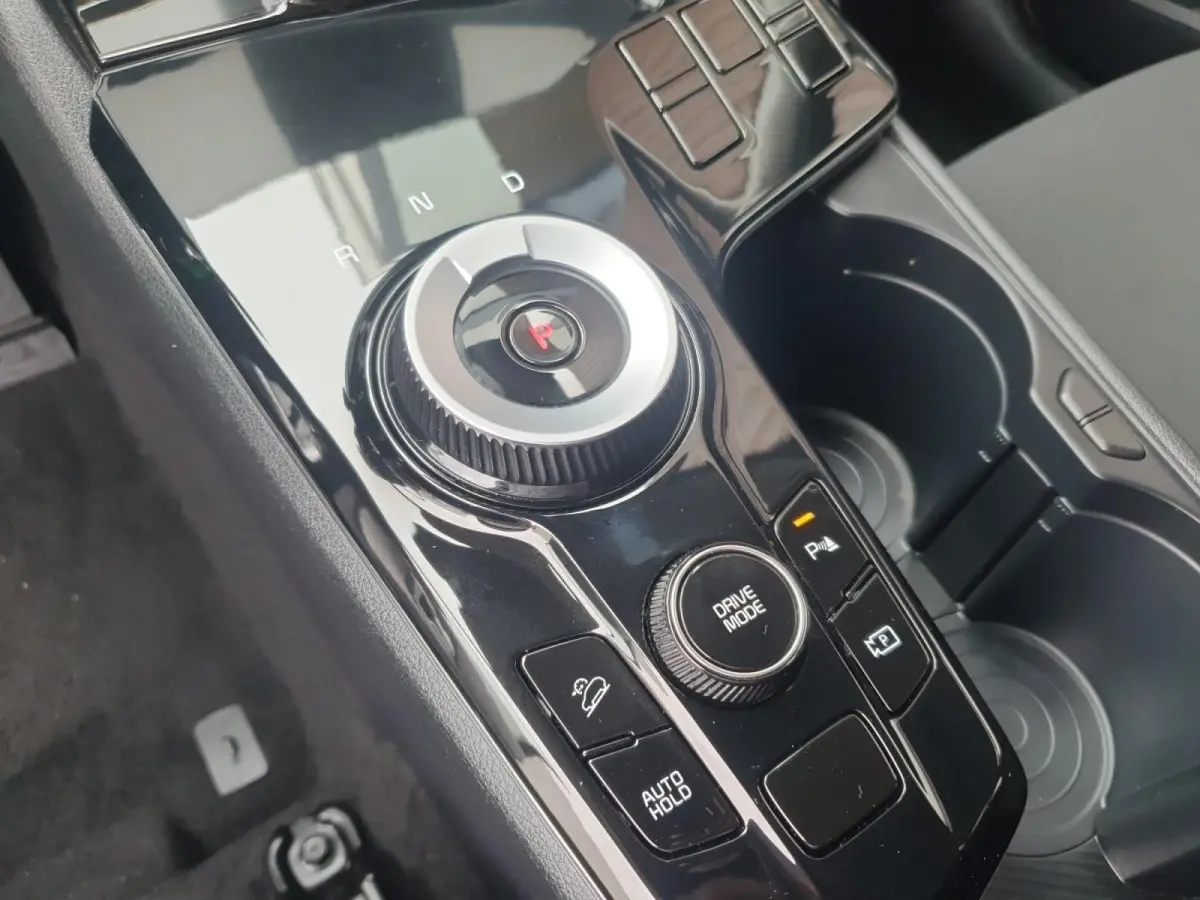 1.6T Hybrid DynamicLine | Navigatie | Camera | Parkeersensoren voor en achter | Apple Carplay / Android Auto |
