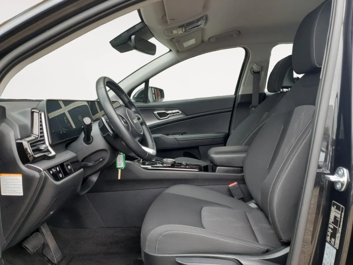 1.6T Hybrid DynamicLine | Navigatie | Camera | Parkeersensoren voor en achter | Apple Carplay / Android Auto |