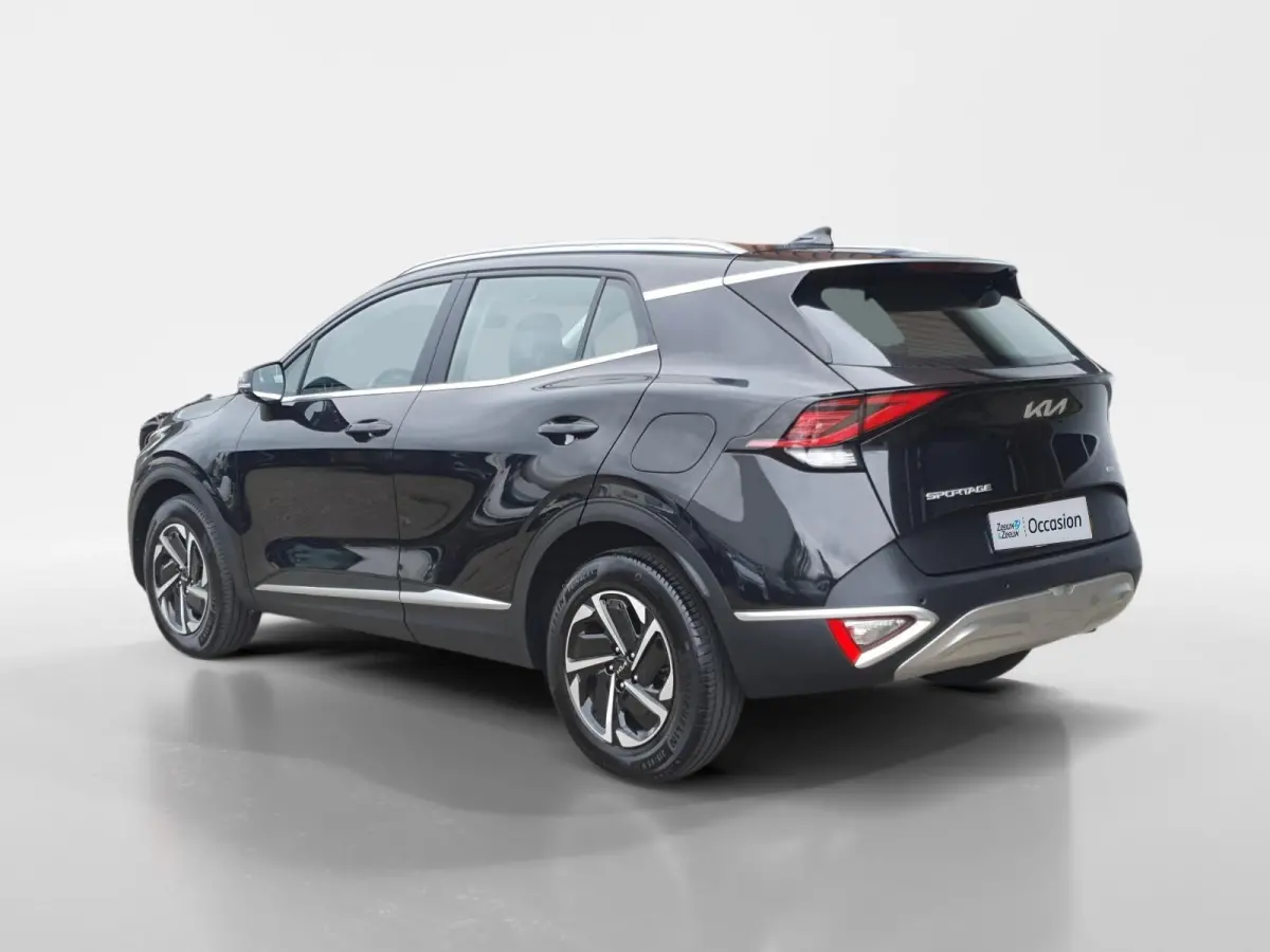 1.6T Hybrid DynamicLine | Navigatie | Camera | Parkeersensoren voor en achter | Apple Carplay / Android Auto |