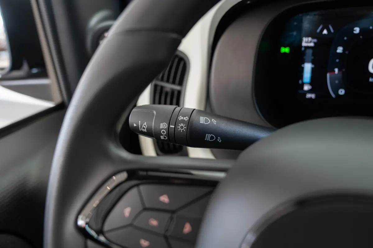1.0 Hybrid | Tot 8 Jaar Garantie | Apple Carplay & Android Auto | Parkeersensoren | Cruise Controle | Airco | Bluetooth |