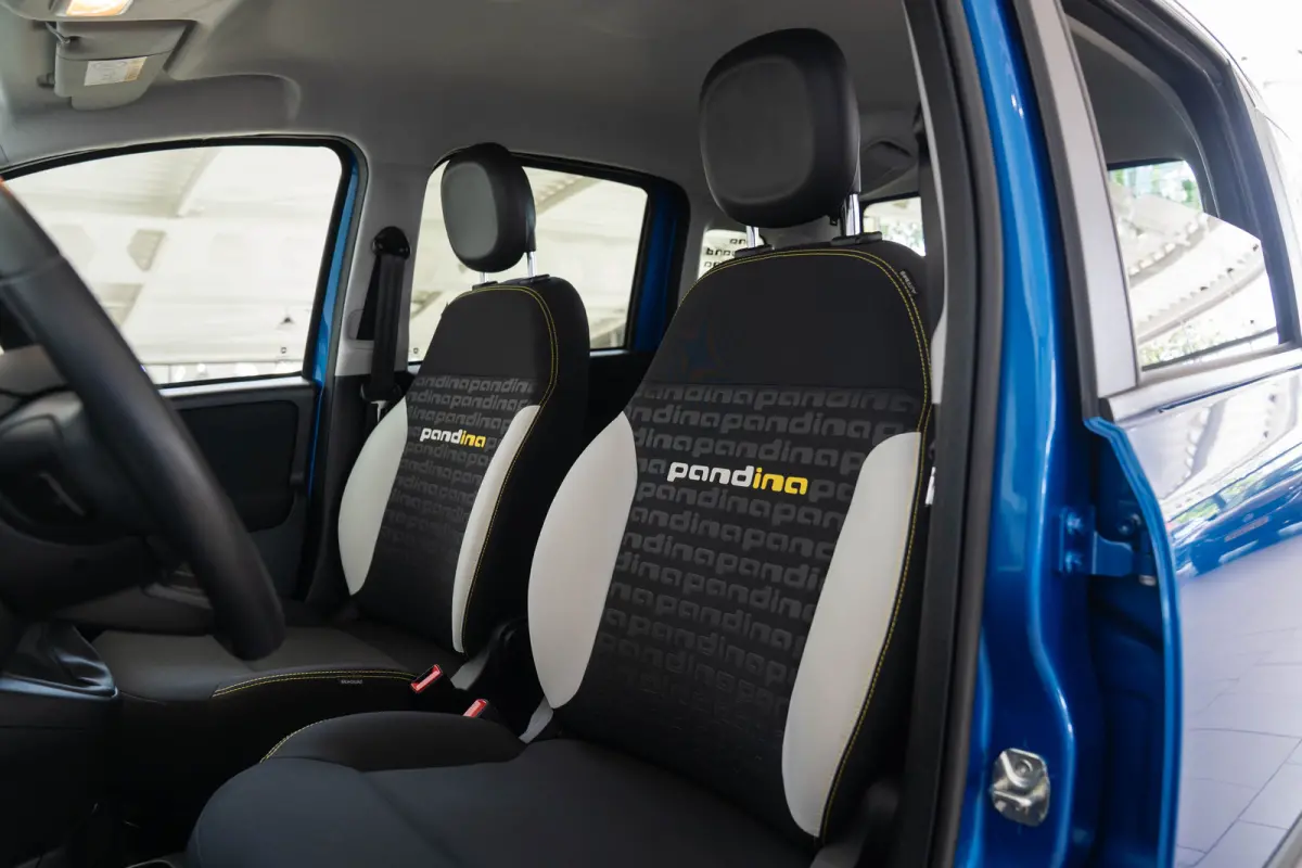 1.0 Hybrid | Tot 8 Jaar Garantie | Apple Carplay & Android Auto | Parkeersensoren | Cruise Controle | Airco | Bluetooth |