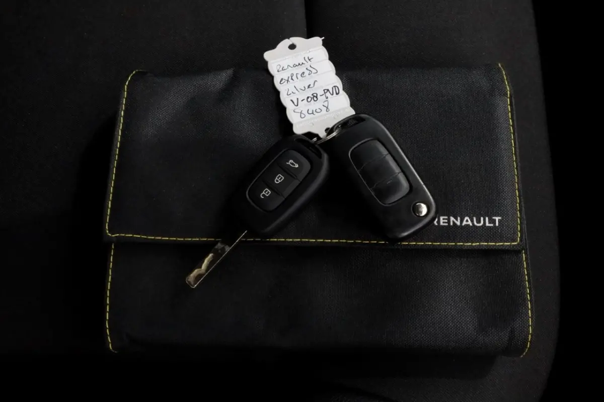 1.3 TCe 100pk Benzine Comfort Airco/Navi/Cruise Control 06-2022