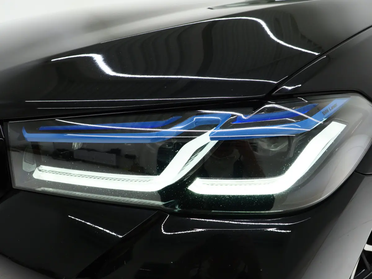 530e M Sport Shadow Line | Panoramadak | Leder | LaserLED | HUD | Keyless | Sfeerlicht | Camera | Dodehoek