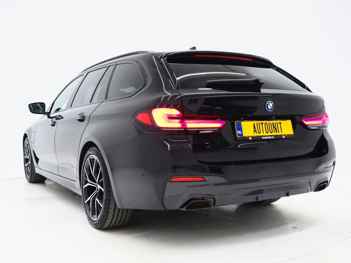 530e M Sport Shadow Line | Panoramadak | Leder | LaserLED | HUD | Keyless | Sfeerlicht | Camera | Dodehoek