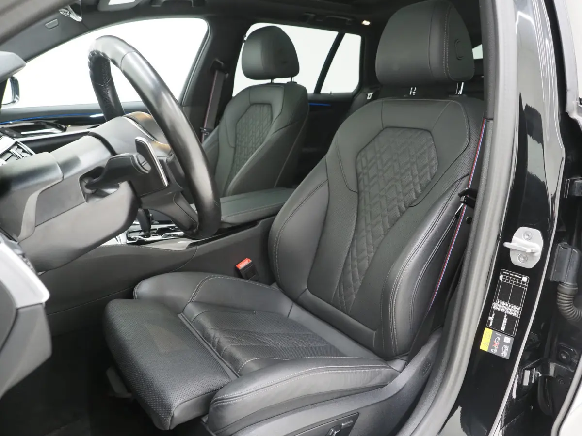 530e M Sport Shadow Line | Panoramadak | Leder | LaserLED | HUD | Keyless | Sfeerlicht | Camera | Dodehoek