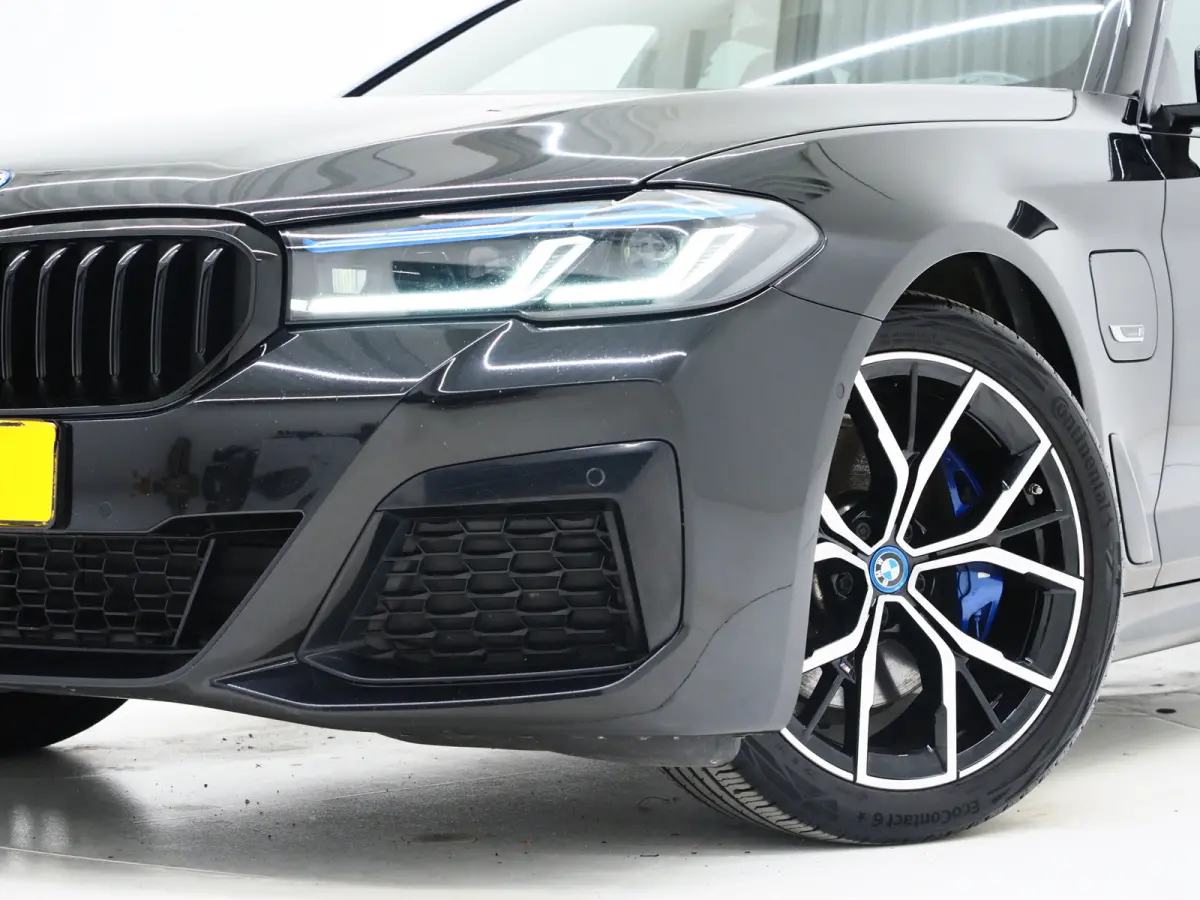 530e M Sport Shadow Line | Panoramadak | Leder | LaserLED | HUD | Keyless | Sfeerlicht | Camera | Dodehoek