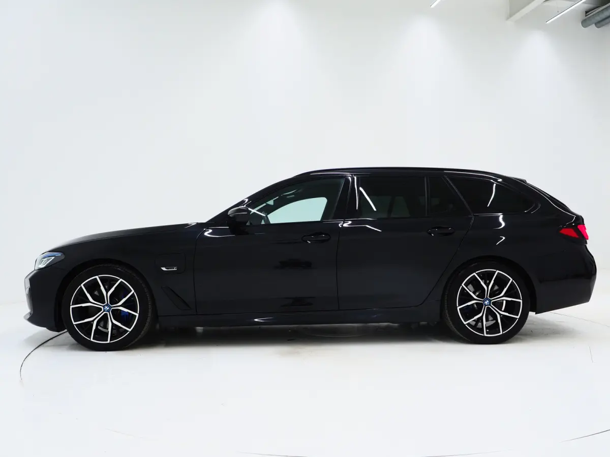 530e M Sport Shadow Line | Panoramadak | Leder | LaserLED | HUD | Keyless | Sfeerlicht | Camera | Dodehoek