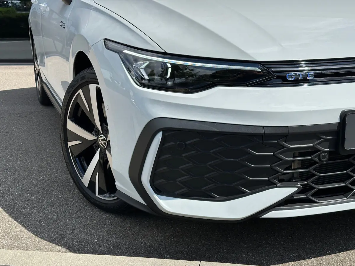 1.5 eHybrid GTE 272pk | Head up | Black Style | IQ light | 360 Camera | Rijklaar incl. garantie