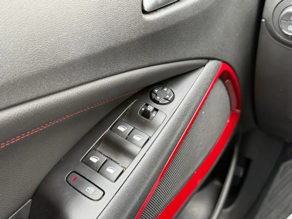 1.2 Turbo GS Line met Navi/Camera, Stoel/Stuur/Voorruit-verwarming, 17inch, AGR