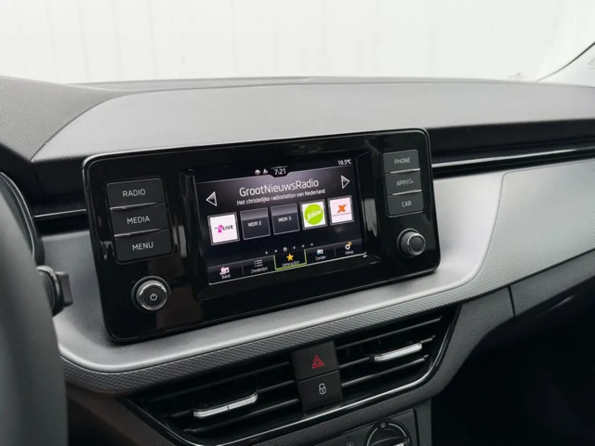 1.0 TSI Active met LED, Cruise Controle, DAB, All-Season Banden