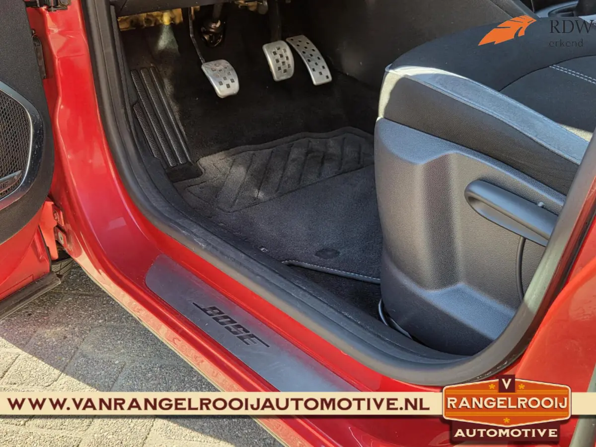 0.9 TCe Bose, 1e eig., dealer oh., LED kopl., clima, cruise